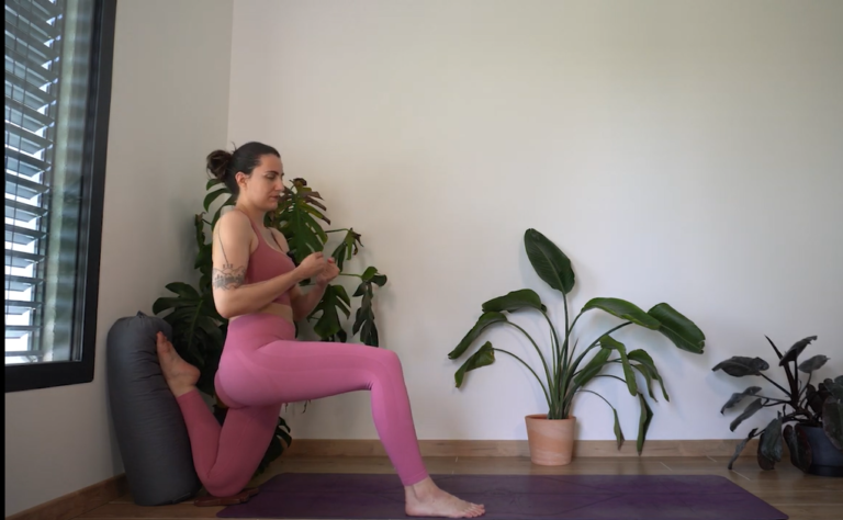 5 minutes pour ouvrir les hanches et allonger l’avant des cuisses