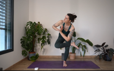 10 minutes pour s’ancrer et s’élever dans la posture de l’arbre