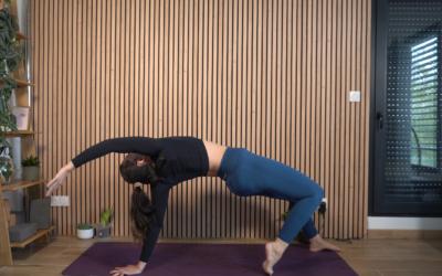 Flow zen au sol : étirer l’arrière du corps sans tension