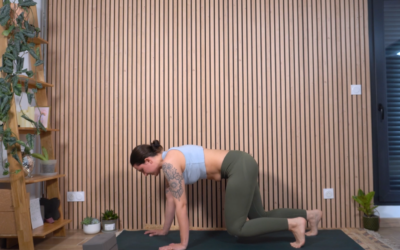 Soft flow – Tonifier les bras et abdos en douceur pour Nakrasana (pompe sautée)