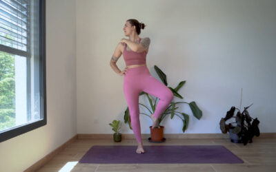 5 minutes pour réveiller équilibre et tenue du corps avec la posture de l&rsquo;arbre
