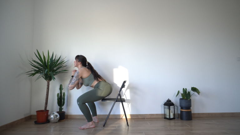 Sculpter jambes et fessiers avec une chaise